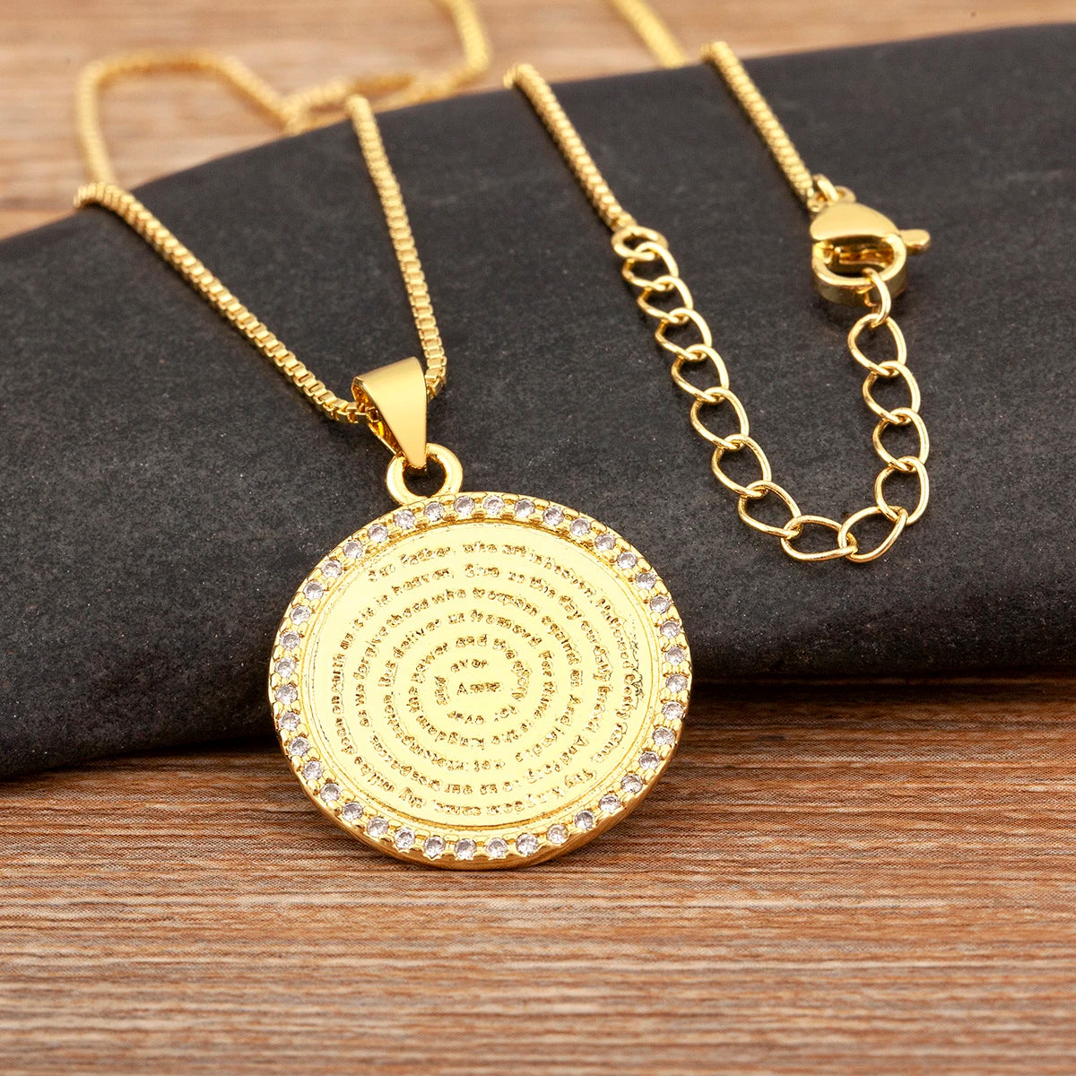 AIBEF S/L Relief Coin Pendant Necklace – Vintage Copper Medallion Design for Women & Men, Fashion Jewelry Gift