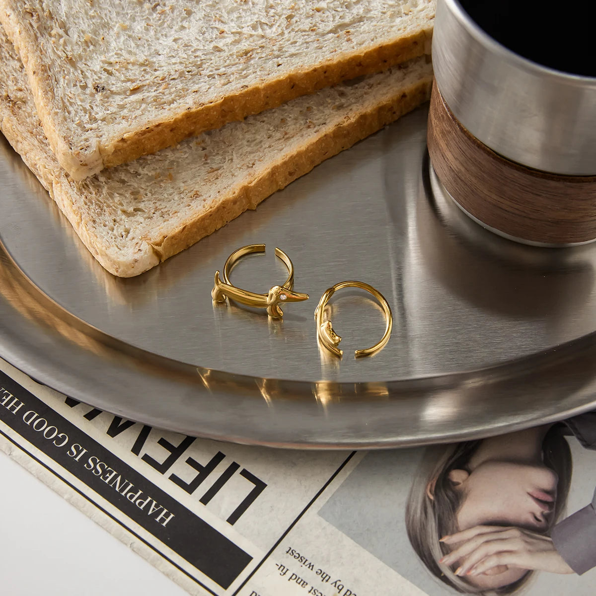 Lucky Cat & Sausage Dog Ring em Aço Inoxidável 18K Gold com Strass – Anel Empilhável à Prova d’Água