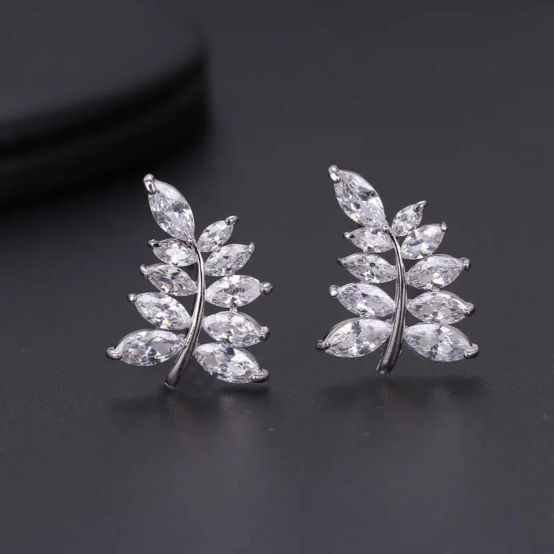 Classic AAA Cubic Zirconia Stud Earrings for Women – White Gold Plated Round Crystal Fashion Jewellery