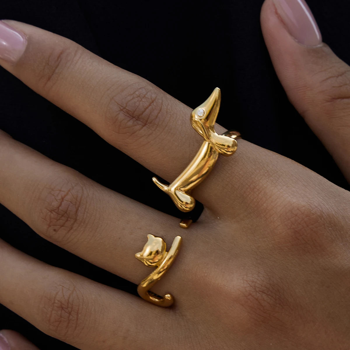 Lucky Cat & Sausage Dog Ring em Aço Inoxidável 18K Gold com Strass – Anel Empilhável à Prova d’Água