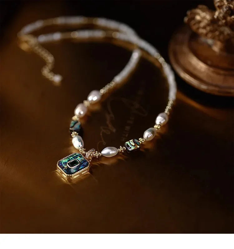 Elegant Niche Women's Light Luxury Pearl Oyster Shell Pendant Necklace Fashionable Horse Hoof Lock Clavicle Chain